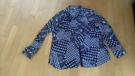 Elegante Bluse Gr. 46 schwarz weiss Muster Print Hingucker