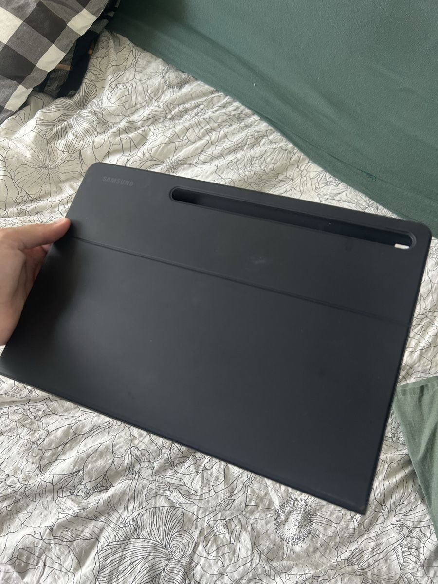 Samsung Coques & Sacs: Étui tablette Samsung S7 FE noire – D'occasion à Grandvaux par mai_shl9