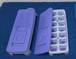 2 Tupperware Eiswürfelbehälter