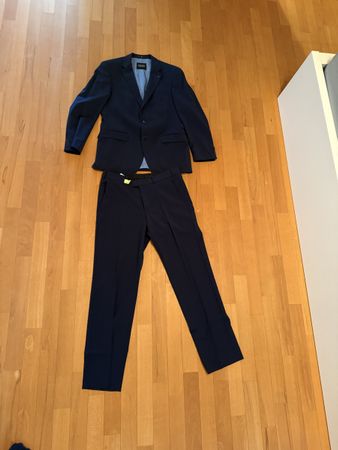 Anzug Marke Digel Grösse 48  mit Hülle