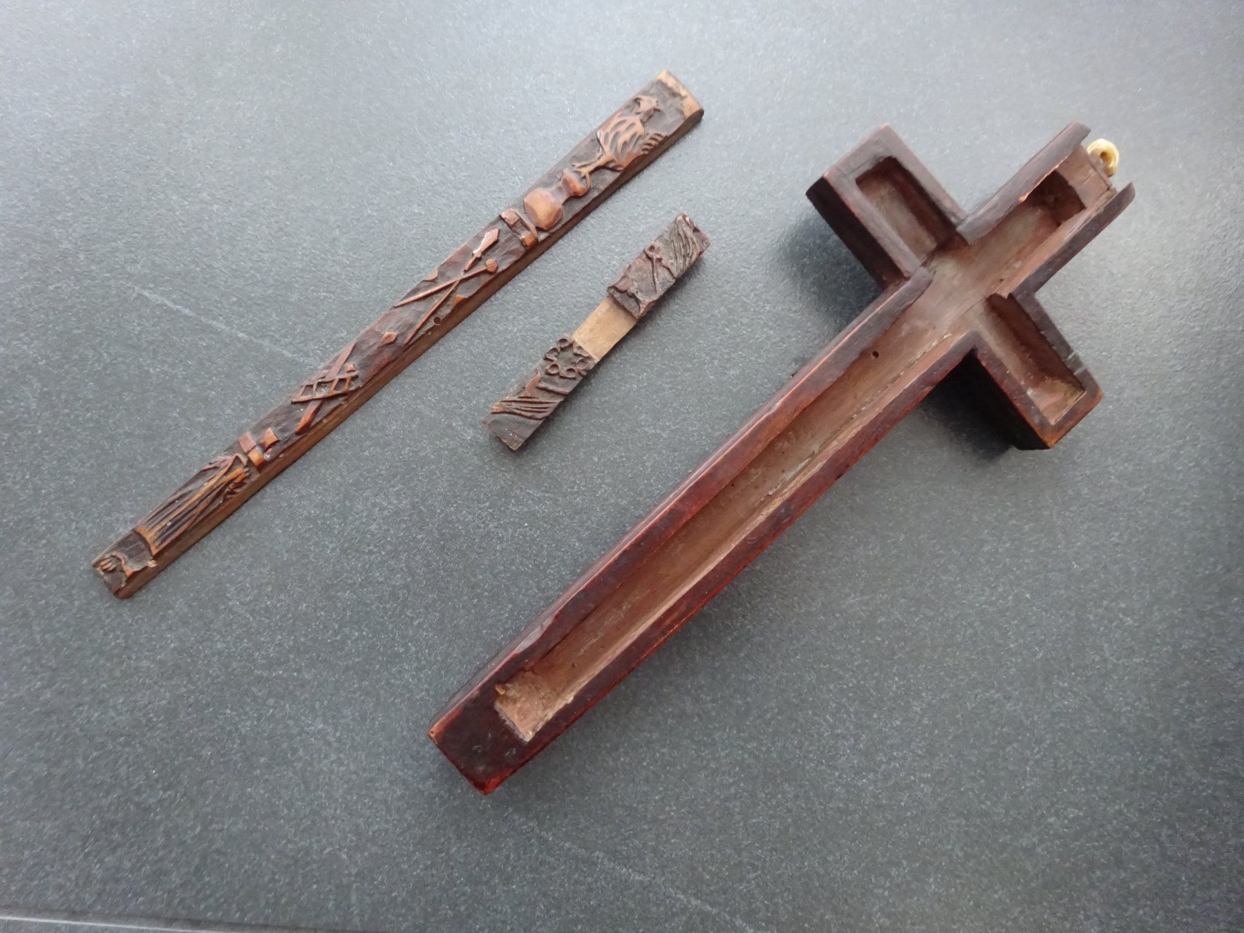Skulpturen & Statuen: Antikes Reliquie Kreuz – Gebraucht aus Esslingen von eintagammeer 9