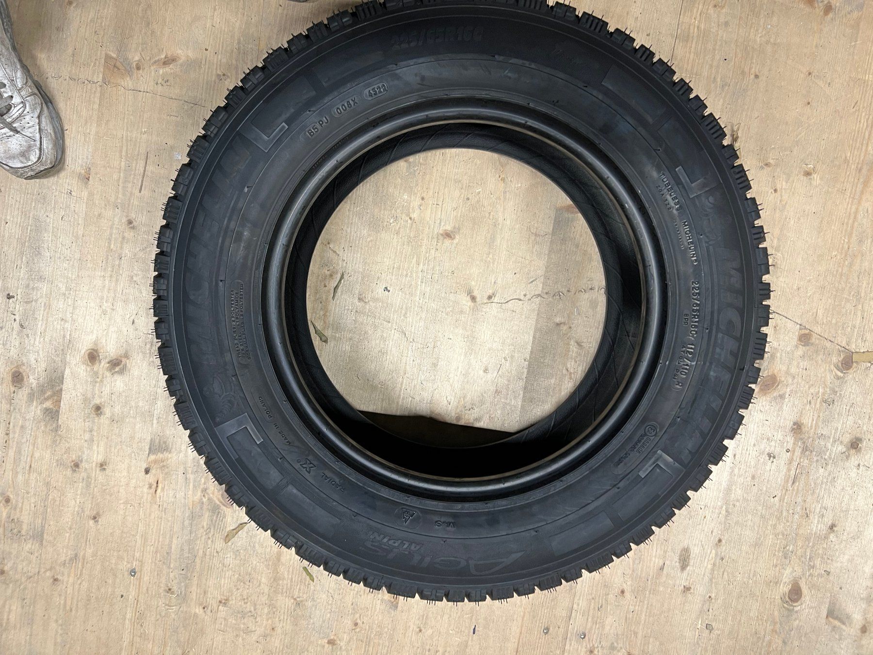 Michelin Pneus & Kompletträder: Lieferwagen Winterreifen NEU – Neu (gemäss Beschreibung) aus Spreitenbach von urs_t79f