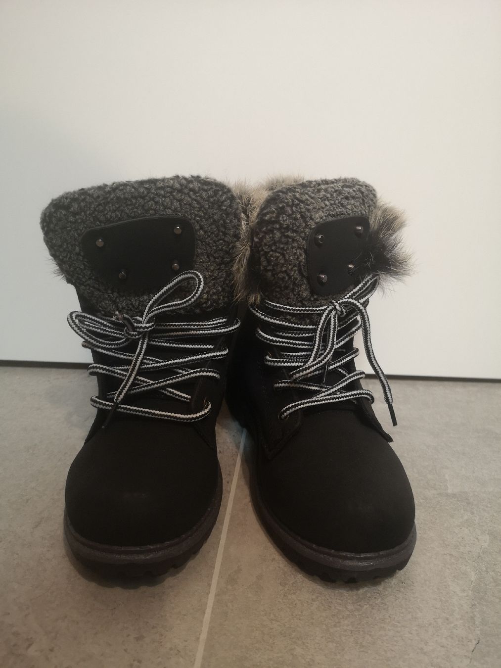 Scarpe da donna: NEU Winterstiefel Gr. 36 – Nuovo e nell'imballaggio originale da Lostallo venduto da cha_lx5j 1