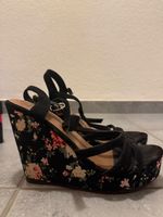 Keilabsatzschuhe Blumenprint schwarz Grösse 38 guter Zustand