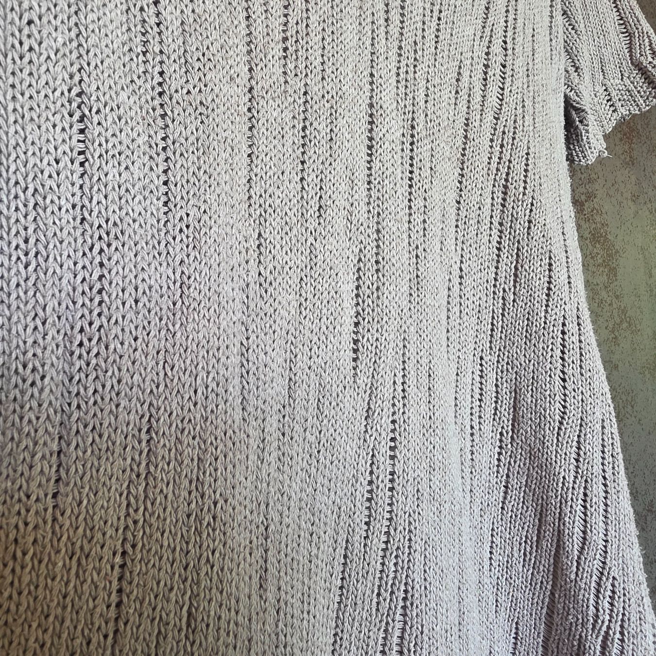 Top: 🐸 TOP / STRICKTOP TAUPE S - M OBERTEIL KURZARM PULLOVER – Usato da Môtier (Vully) venduto da Frogs 8