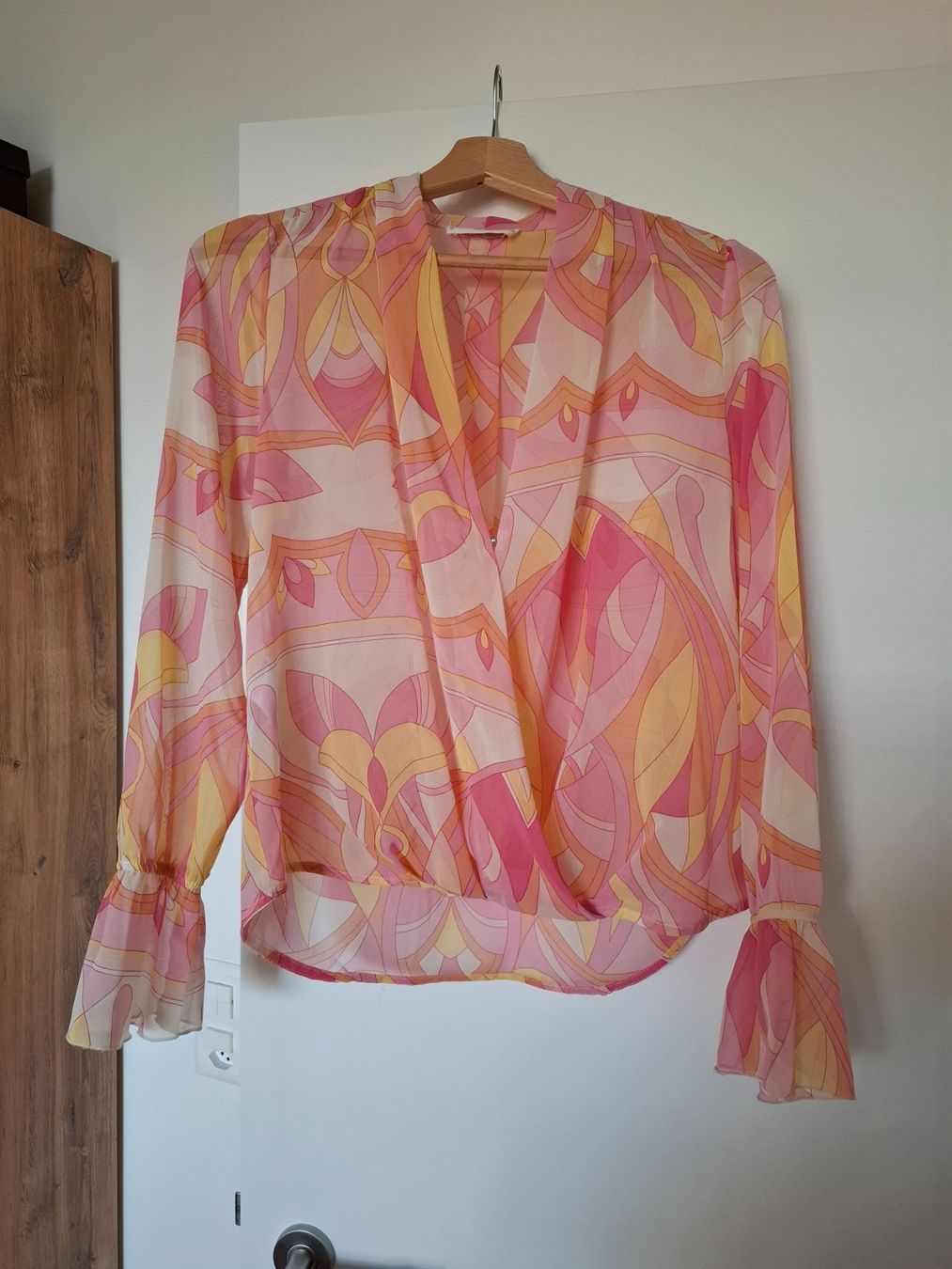 Mango Camicette: Zauberhafte, leicht transparente Bluse mit Print. – Nuovo (secondo la descrizione) da Biel/Bienne venduto da nad_rm72