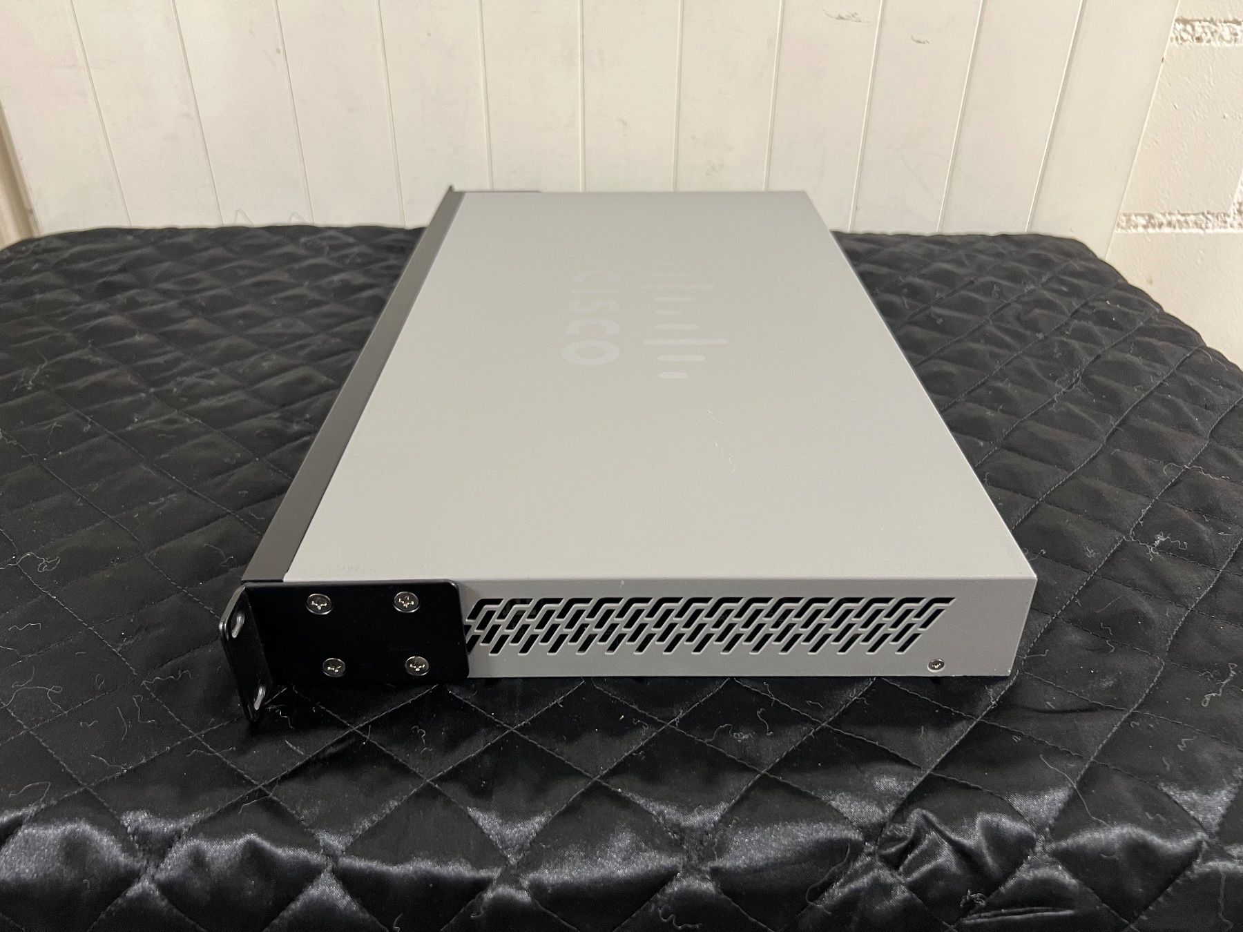 Hubs & Switches: Cisco SG300-28 – Gebraucht aus Kirchberg SG von EPGaemperle 3