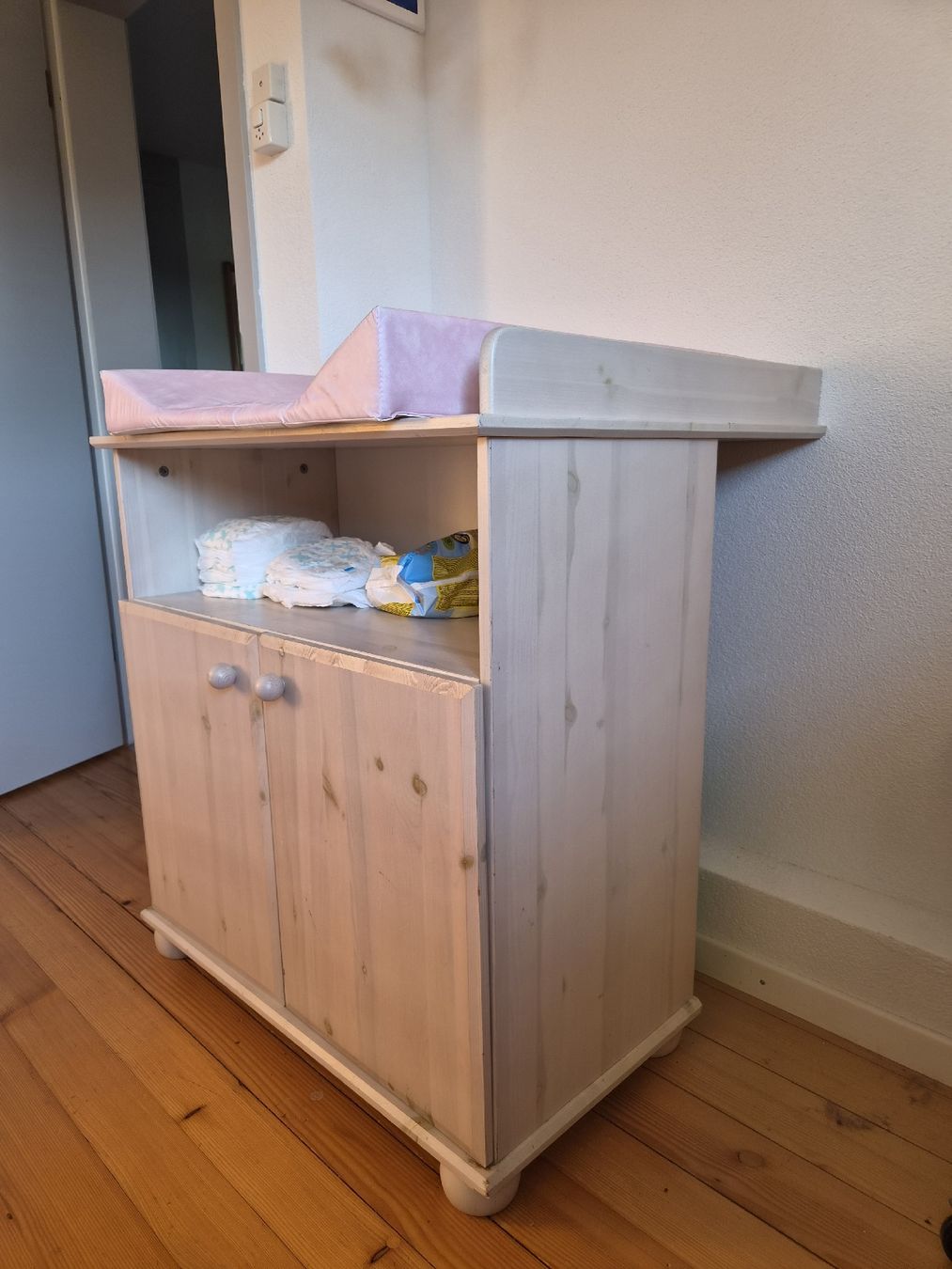 Fasciatoi & Accessori: Süsser Wickeltisch/Wickelkommode – Usato da Schötz venduto da Puppentanz2 1
