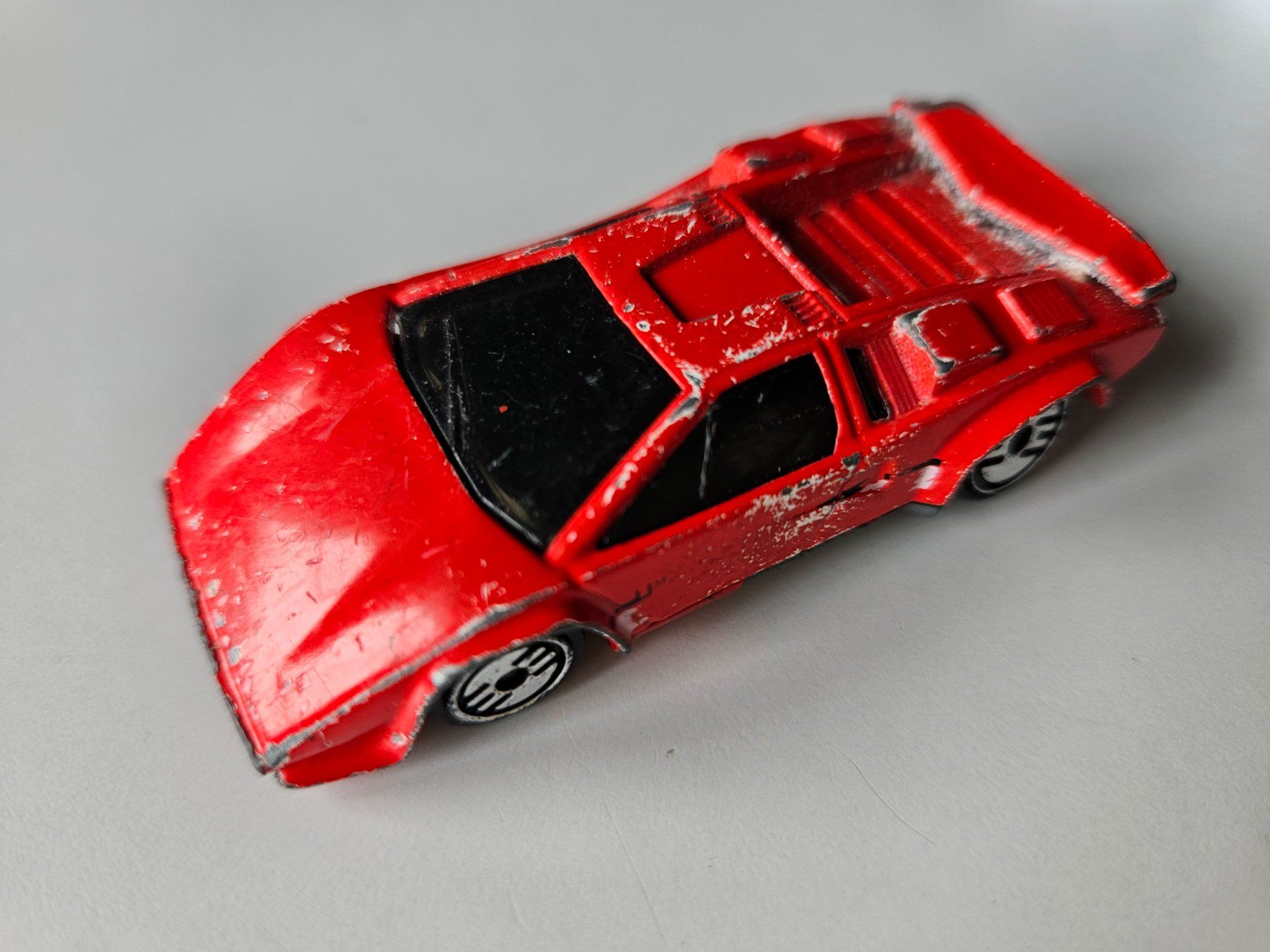 Hot Wheels Voitures modèles: Lamborghini Countach rouge Hot Wheels 1987 – D'occasion à Echandens par annegug