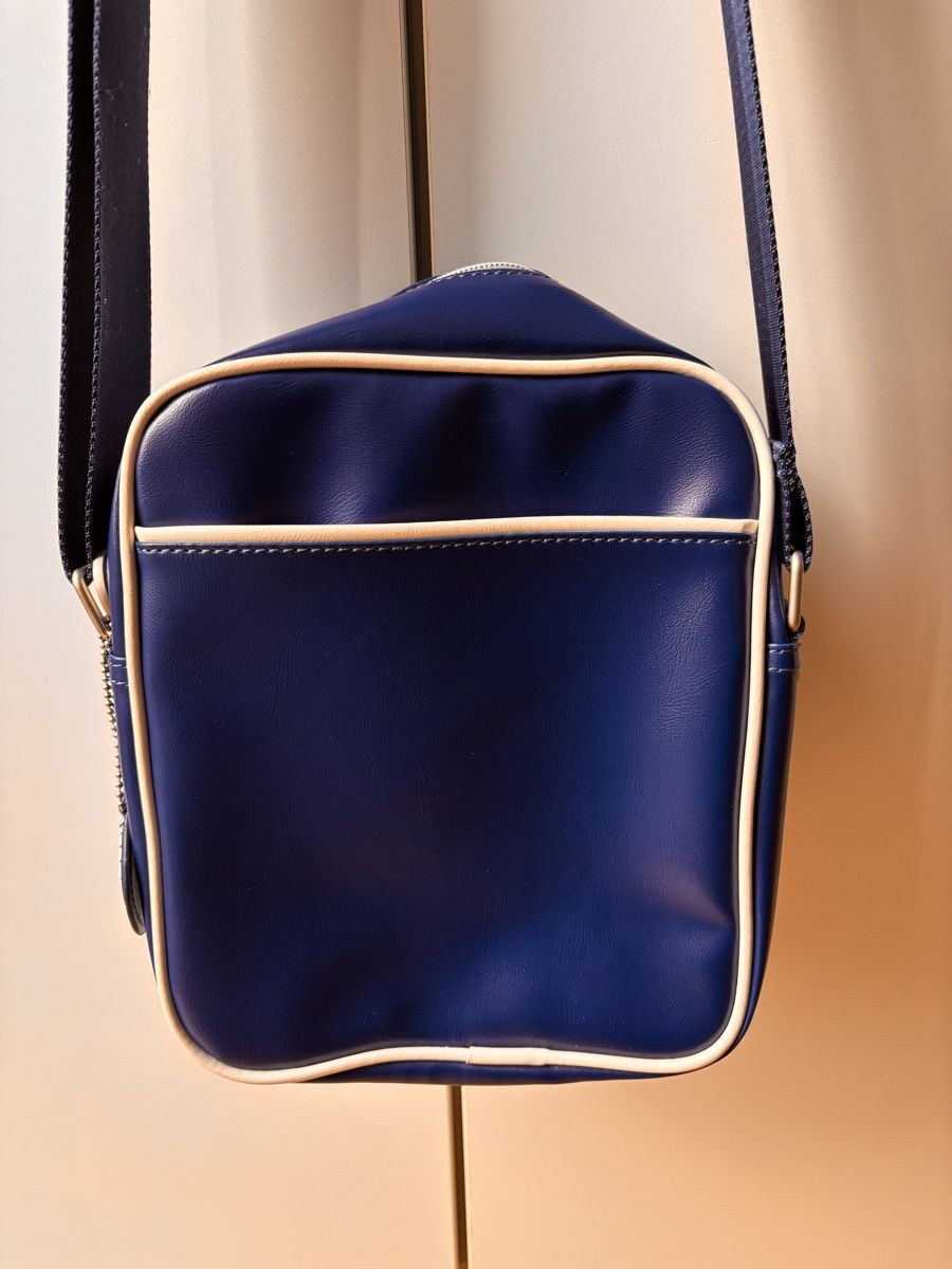 Borse da donna: Umhängetasche Blau/Weiss – Usato da Zürich venduto da ConnieS01 2