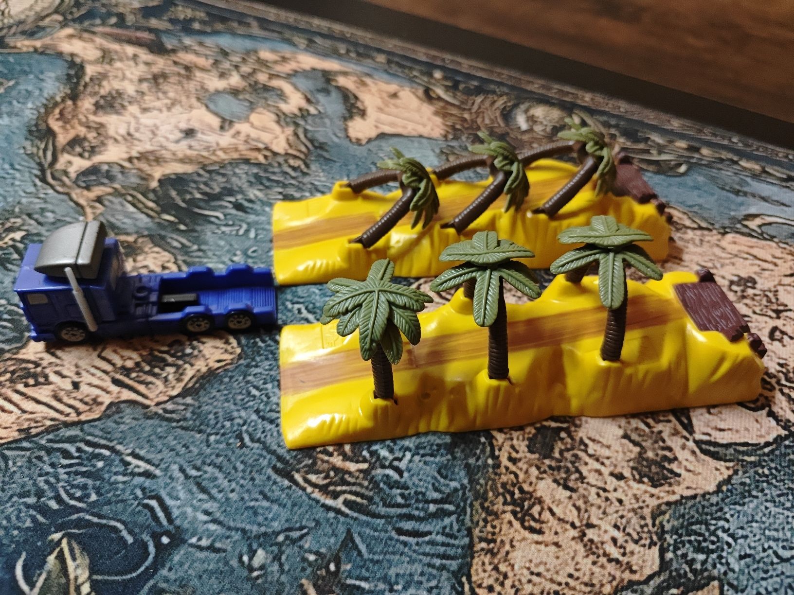 Micro Machines Giocattoli: Micro Machines Micro Stunts - Palms of Peril – Usato da Wittenbach venduto da stefange 1