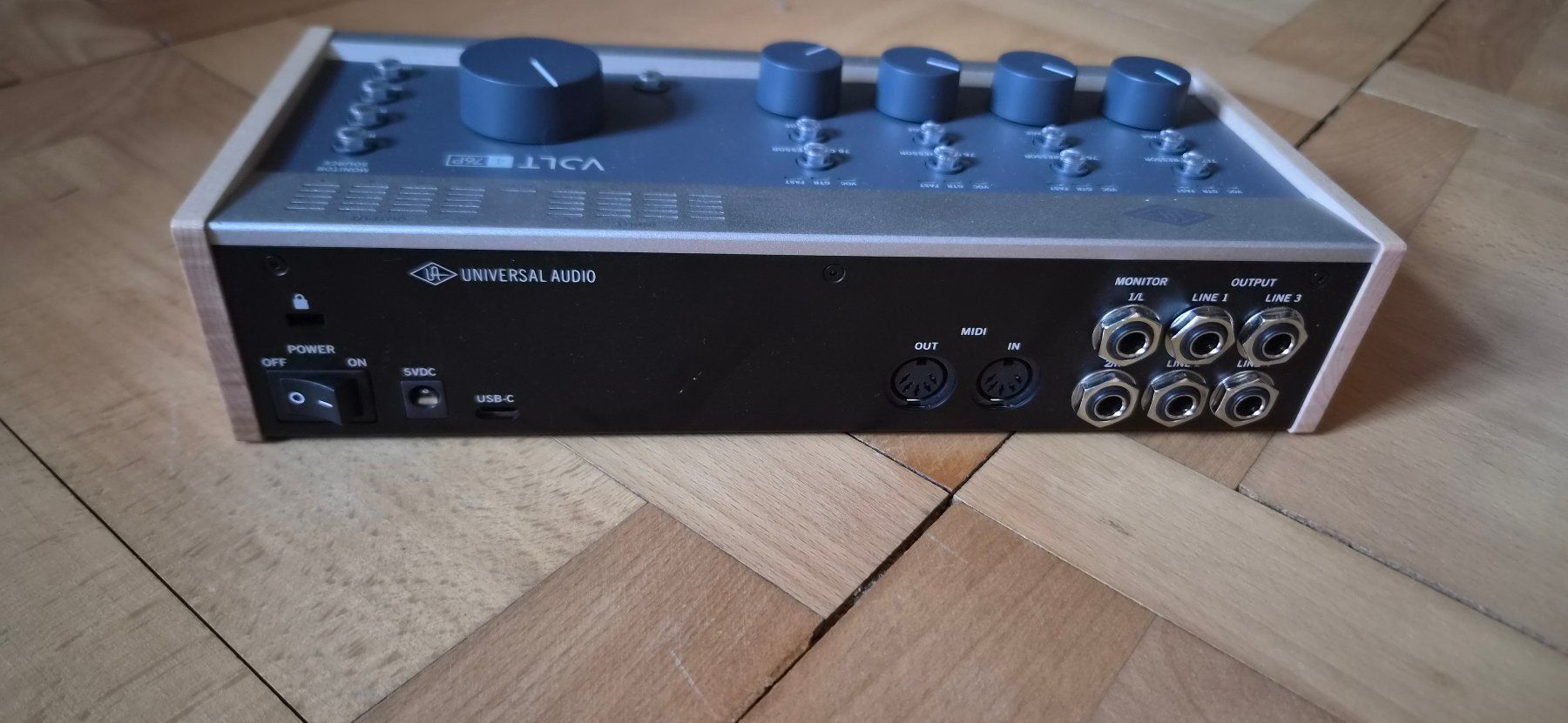 Universal Audio Attrezzatura per studi di registrazione: Universal Audio Volt 476P Audio Interface neuwertig – Usato da Solothurn venduto da elja02 4