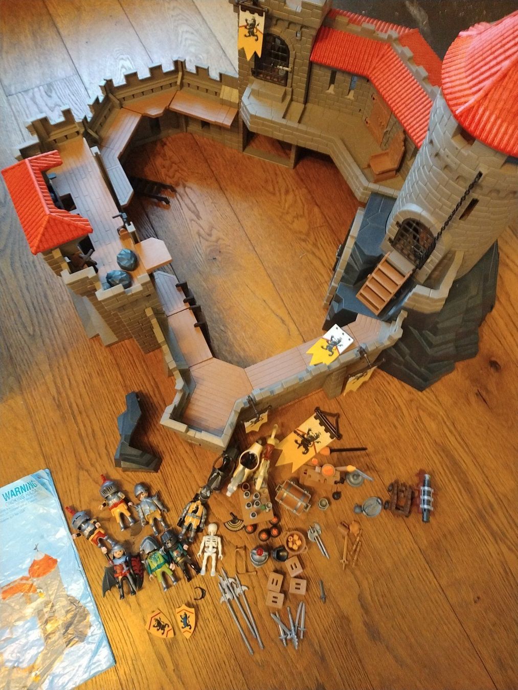 Playmobil Giocattoli: Grosse Löwen Ritterburg 4865 – Usato da Lauerz venduto da Lufrab