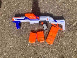 Nerf Spielzeugpistole aus Kunststoff akzeptabler Zustand