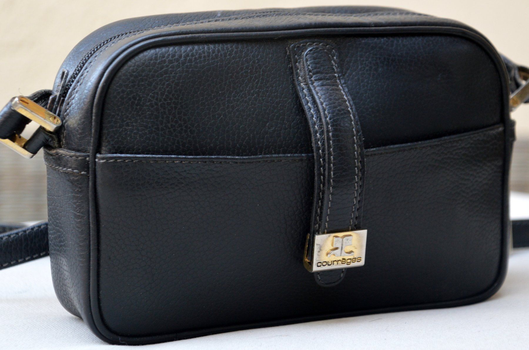 Borse da donna: Tasche Courrèges sac Vintage – Usato da Collonges venduto da arashee 2