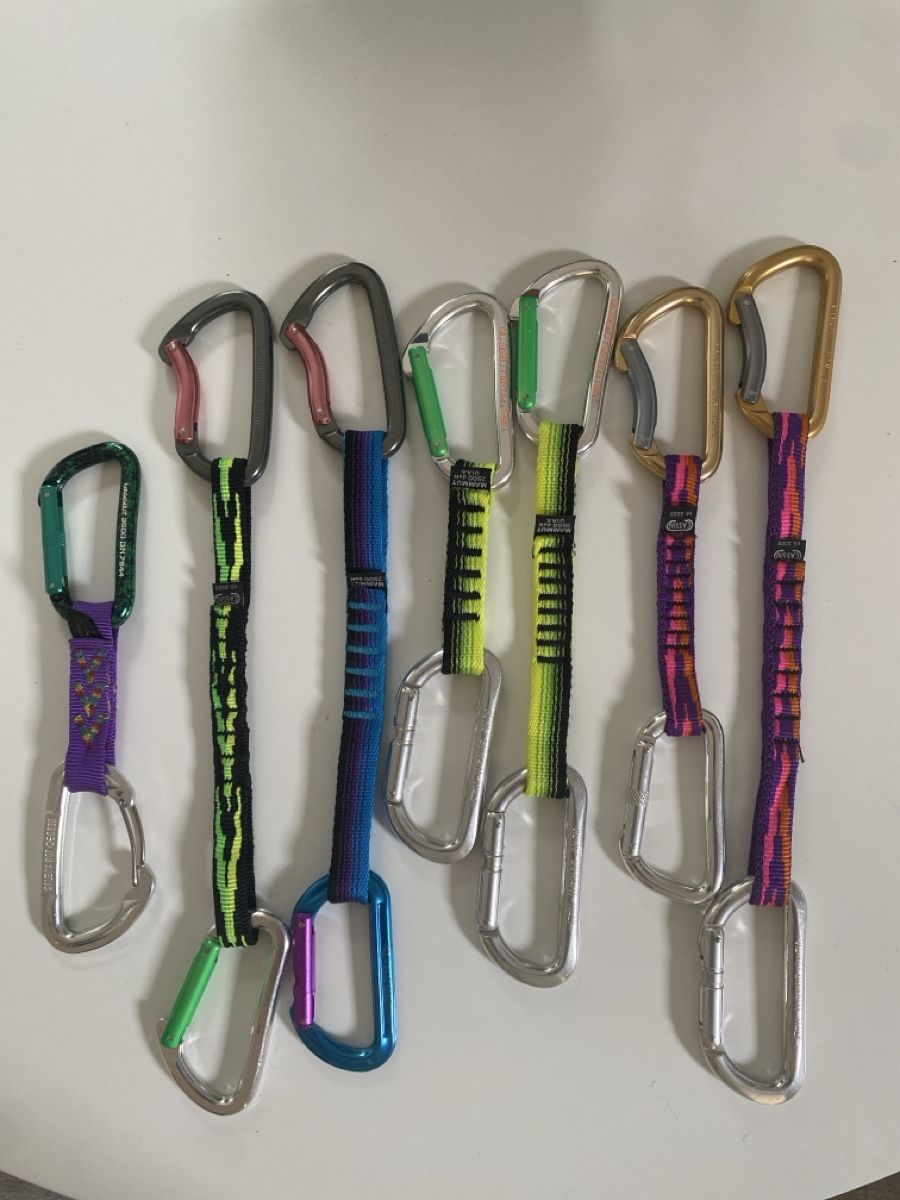 Attrezzatura da arrampicata: Retro Express 7 Stück Mammut & Simond Chamonix  – Usato da Aarau venduto da tschitta03