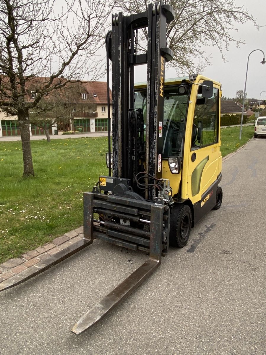 Carrelli elevatori e a forche: Hyster Gabelstapler – Usato da Waltalingen venduto da Lkwtec 2