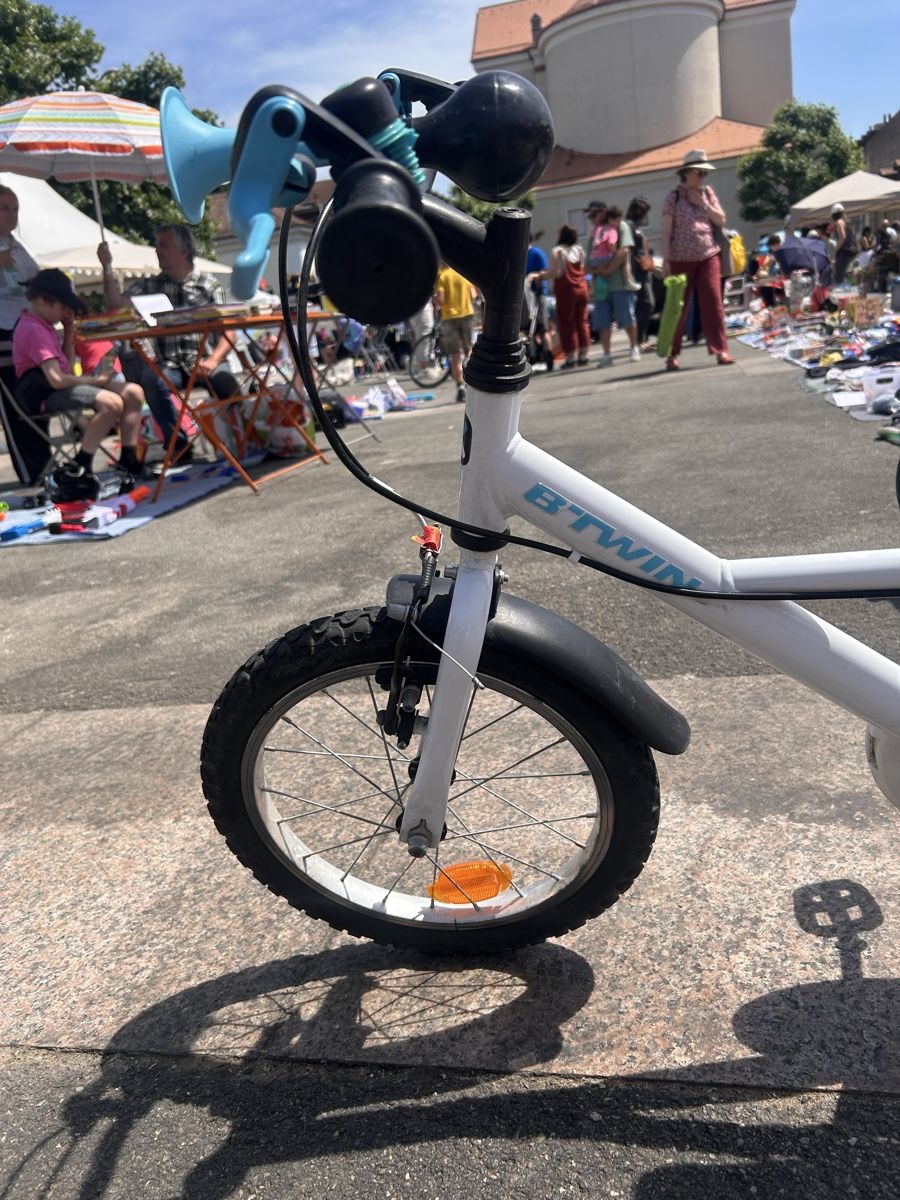 Decathlon Velos: Vélo enfant B'twin inuit 100, 16 pouces blanc, dès 4 ans – Gebraucht aus Carouge GE von Emilynette 5