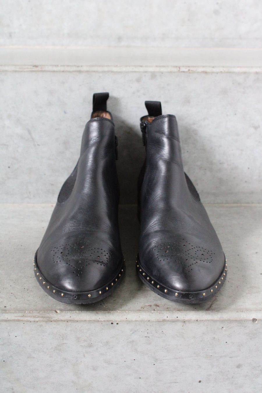 Navyboot Scarpe da donna: Pertini Leather Ankle Boots with Studs – Usato da St. Gallen venduto da look-twice 2