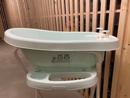 Baby Badewanne bébéjou, mit Ständer und Thermometer, wie neu