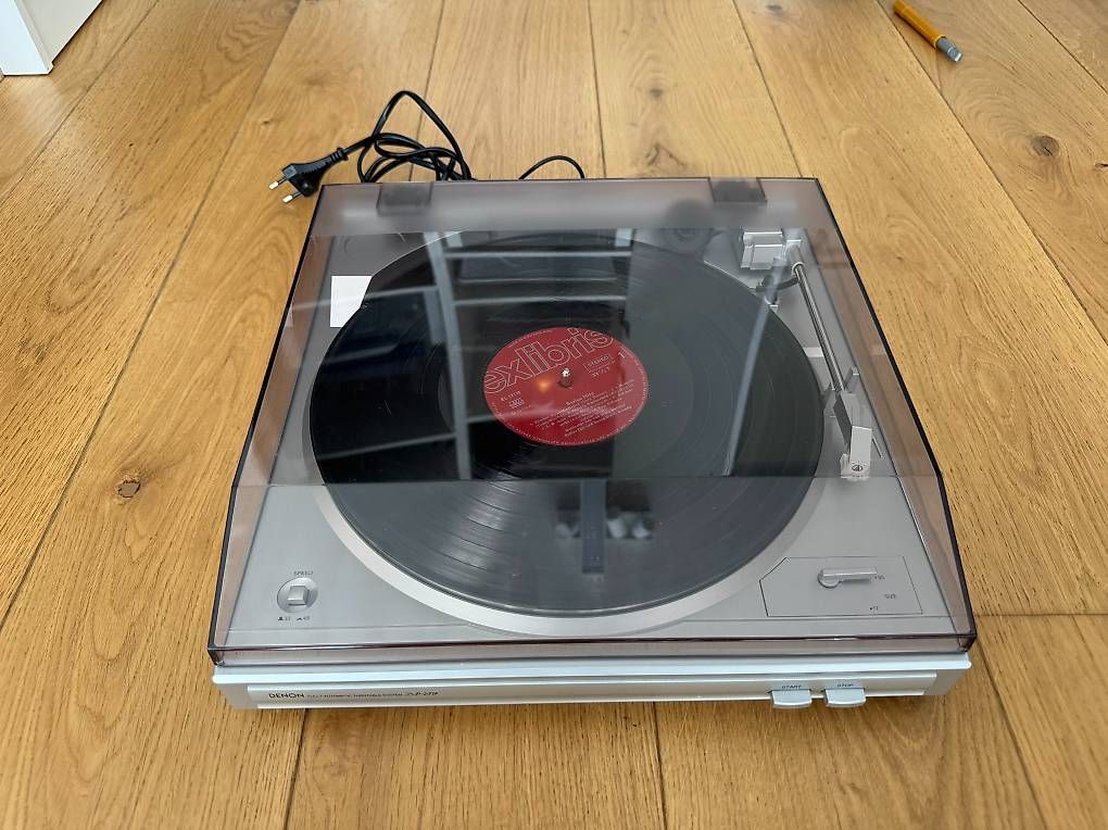 Denon Plattenspieler: Plattenspieler Denon DP-29F Automatic Turntable  Silber – Gebraucht aus Horgen von peterp