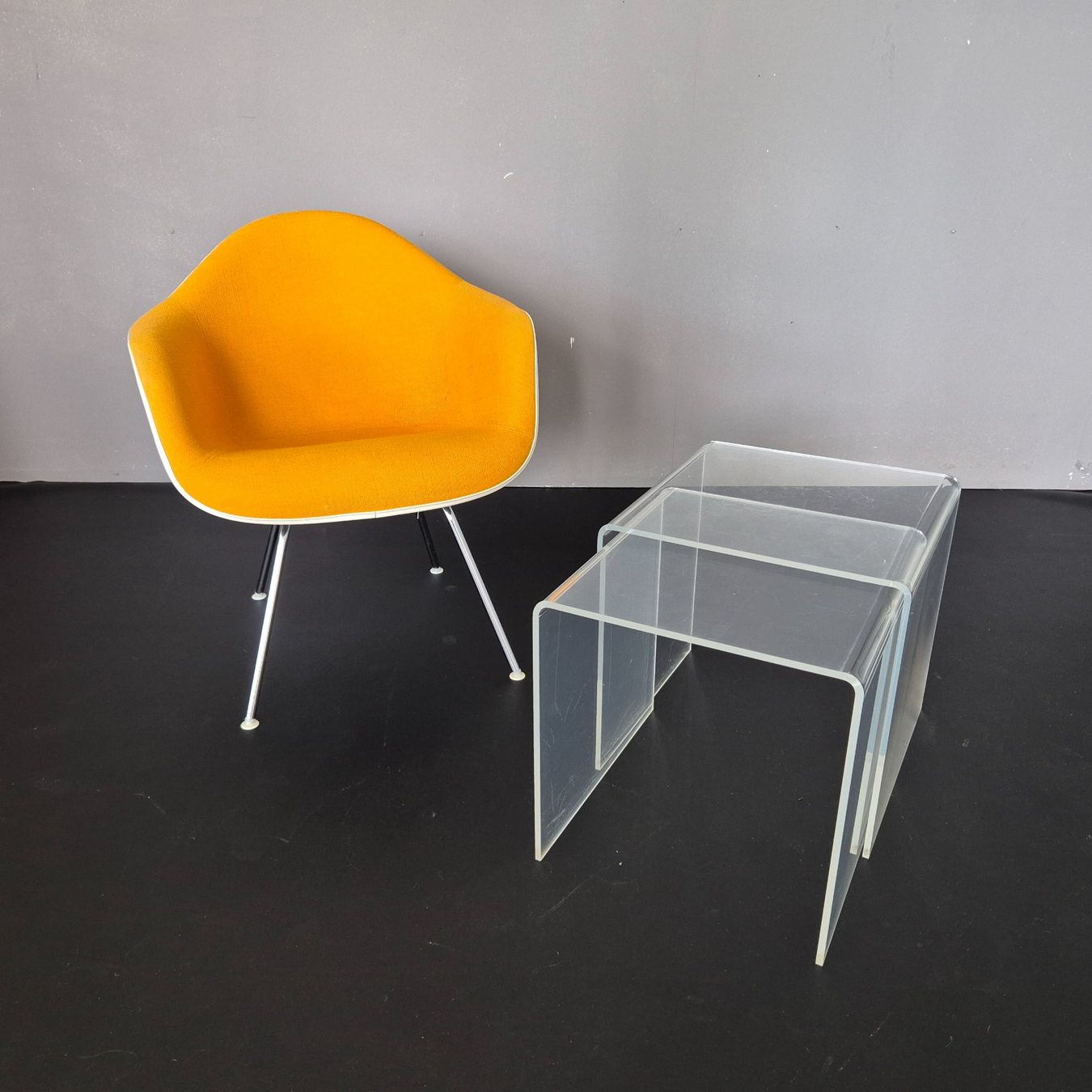 Tische: 2er Plexiglas Acryl Tisch Blumenhocker Beistelltisch Table – Gebraucht aus Nottwil von Wondewa-Shop 1
