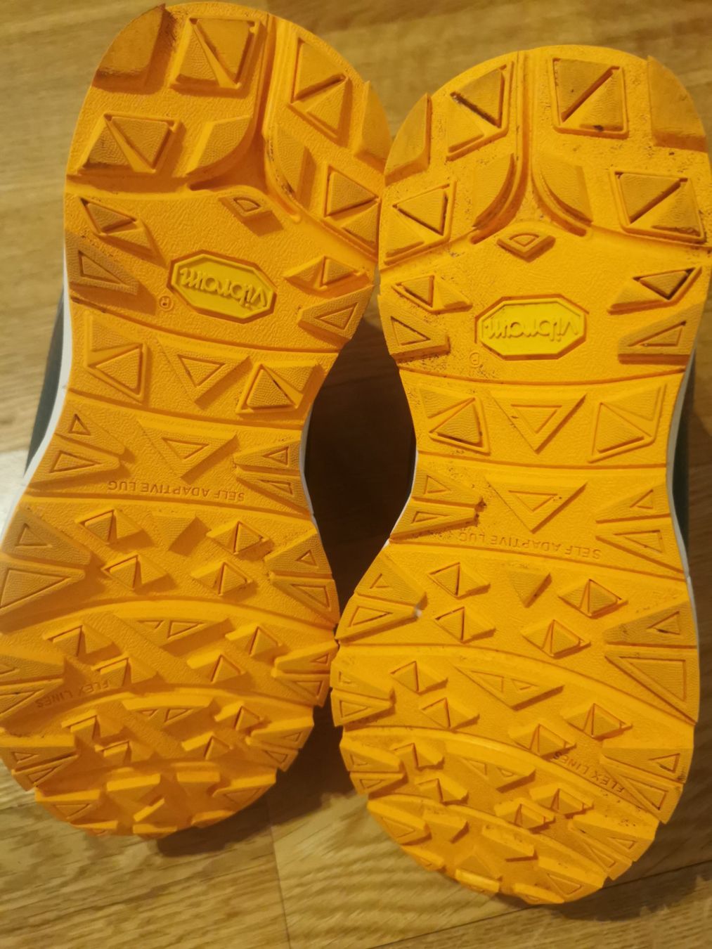 Scarpe da uomo: Trollkids Wanderschuhe Vibram gr. 35 – Usato da Zürich venduto da Simfa 2