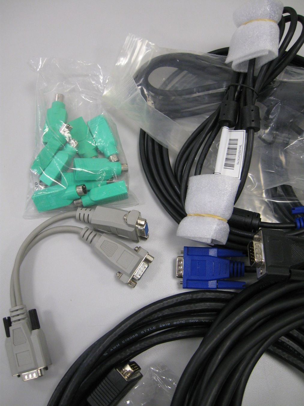 Cavi: LOT Computer Kabel Steckverbinder PS/2 USB seriell Office XP – Nuovo (secondo la descrizione) da Romanshorn venduto da samo1974 1