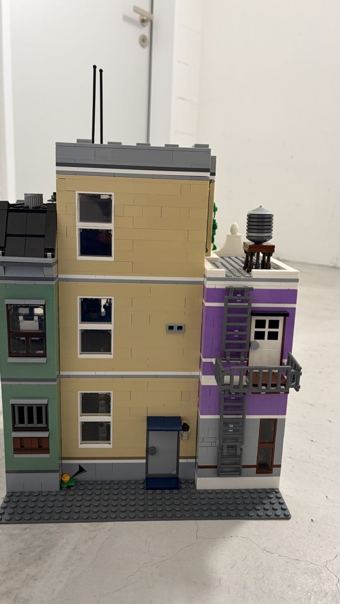 Lego Giocattoli: LEGO 10278 Polizeistation – Usato da Rotkreuz venduto da leo_2zc9 4