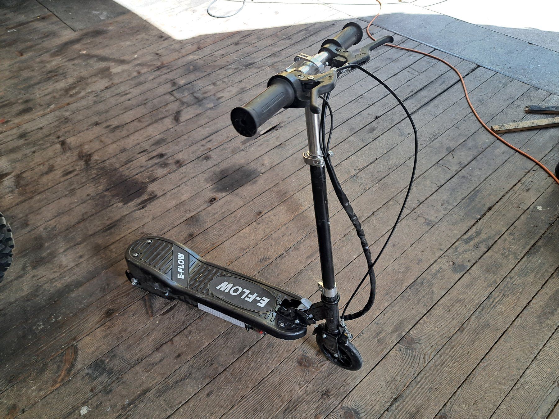 Kickboard: E-Trottinette E-Scooter Kinder E-Flow defekt – Défectueux à Hallau par ZIEGLER-Motorhandel