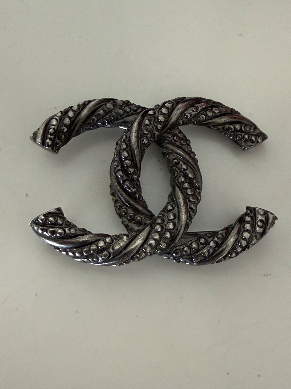 Chanel Spille & Fermagli: Orig. Chanel  Brosche selten mit Box – Usato da Wallisellen venduto da Aboutfashion 1
