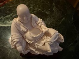 Buddha aus Porzellan (?)