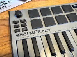 Akai MPK Mini Gray Edition - Top Zustand - wie neu!