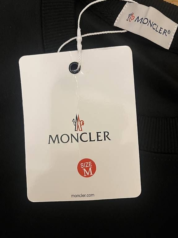 Maglioni & Felpe: Pull Moncler  – Nuovo e nell'imballaggio originale da Genève venduto da lua_8czq 2