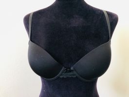 Schwarzer BH mit Spitze Gr. 75B - Top Zustand!