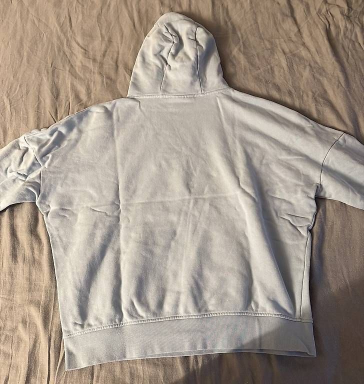 Pullover & Sweatshirts: SikSilk Hoodie hellblau mit Print – Gebraucht aus Wädenswil von dom_pz5d 1