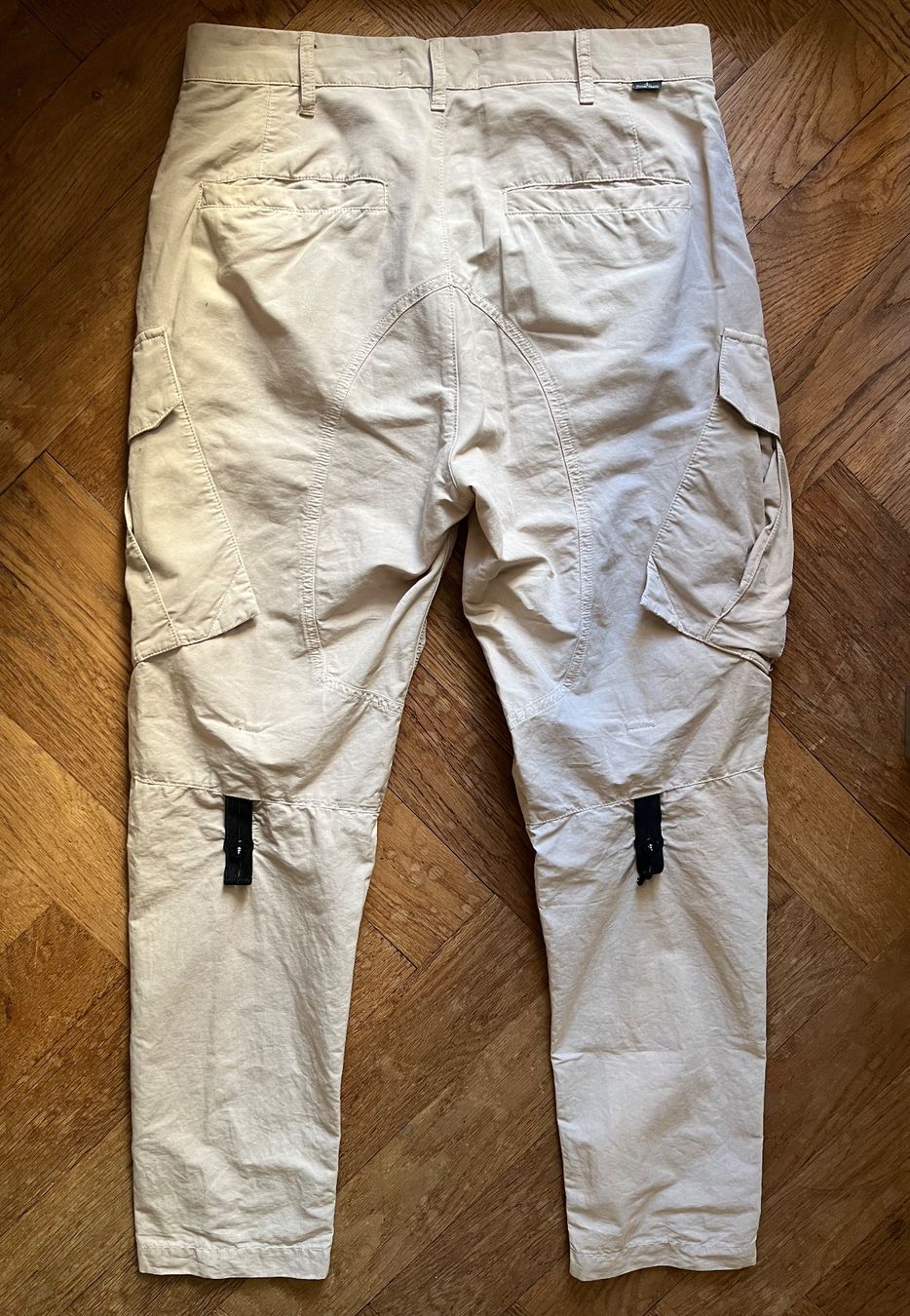 Pantaloni: STONE ISLAND / SHADOW PROJECT pantalon cargo – Usato da LAUSANNE venduto da PUMPERNICKEL3 1