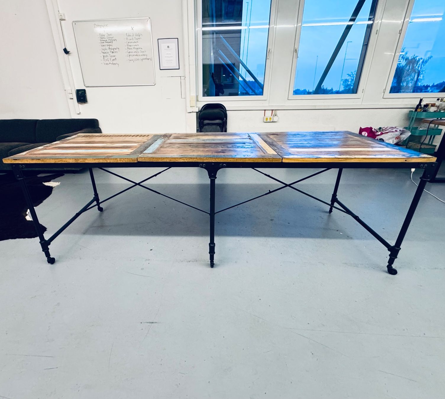 Tavoli: Wunderschöner Vintage Industrial Designer Tisch – Usato da St. Gallen venduto da sca_gbk6 1