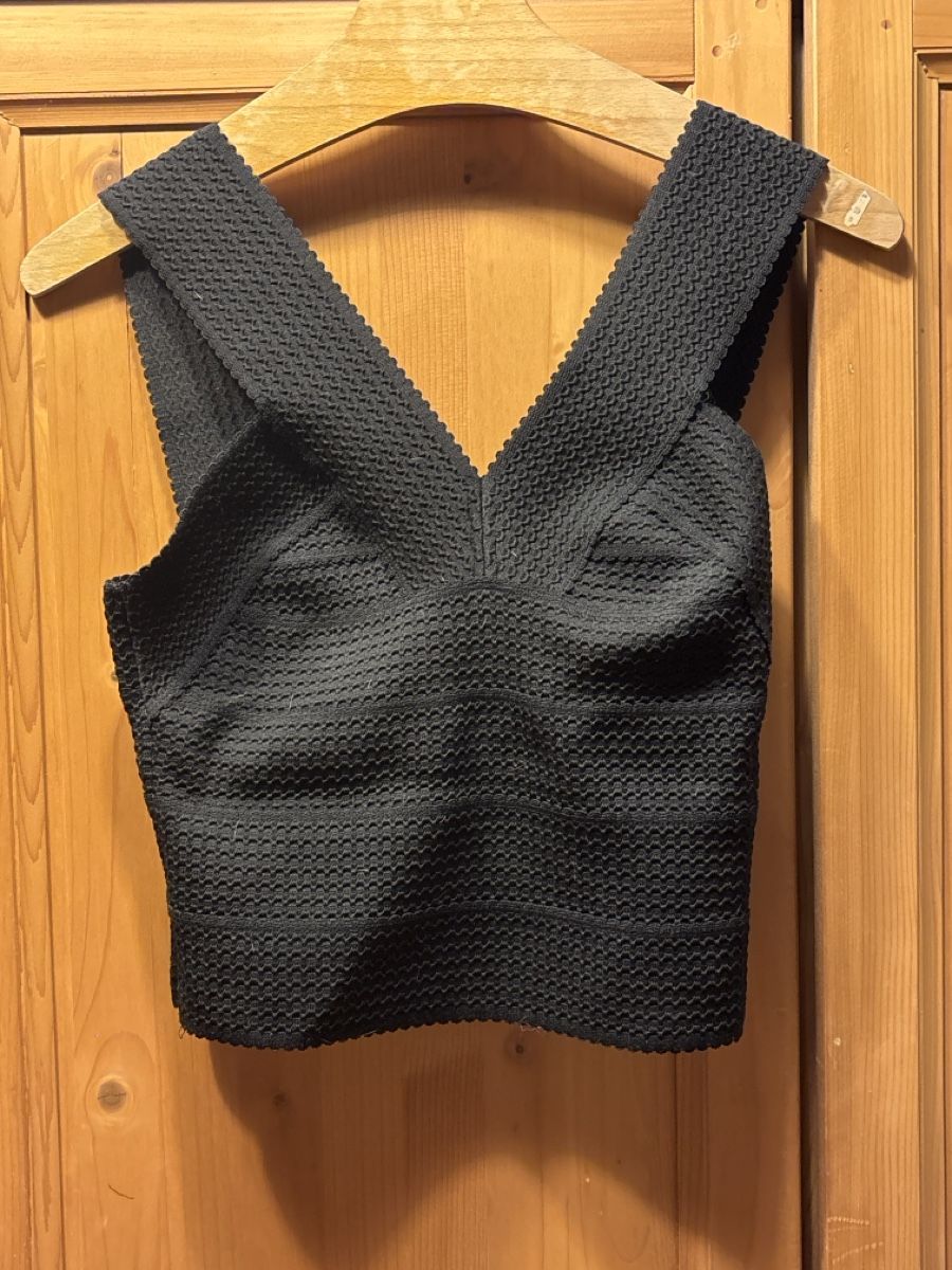 H&M Top: Crop noir texturé à bretelles, taille S 36 – Usato da La Chaux-de-Fonds venduto da lea_77ly