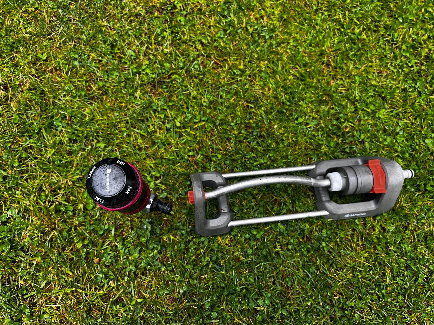 Tecnologia medica: Gardena Regner Sprinkler - Rasensprenger – Usato da Oberweningen venduto da Achille.3