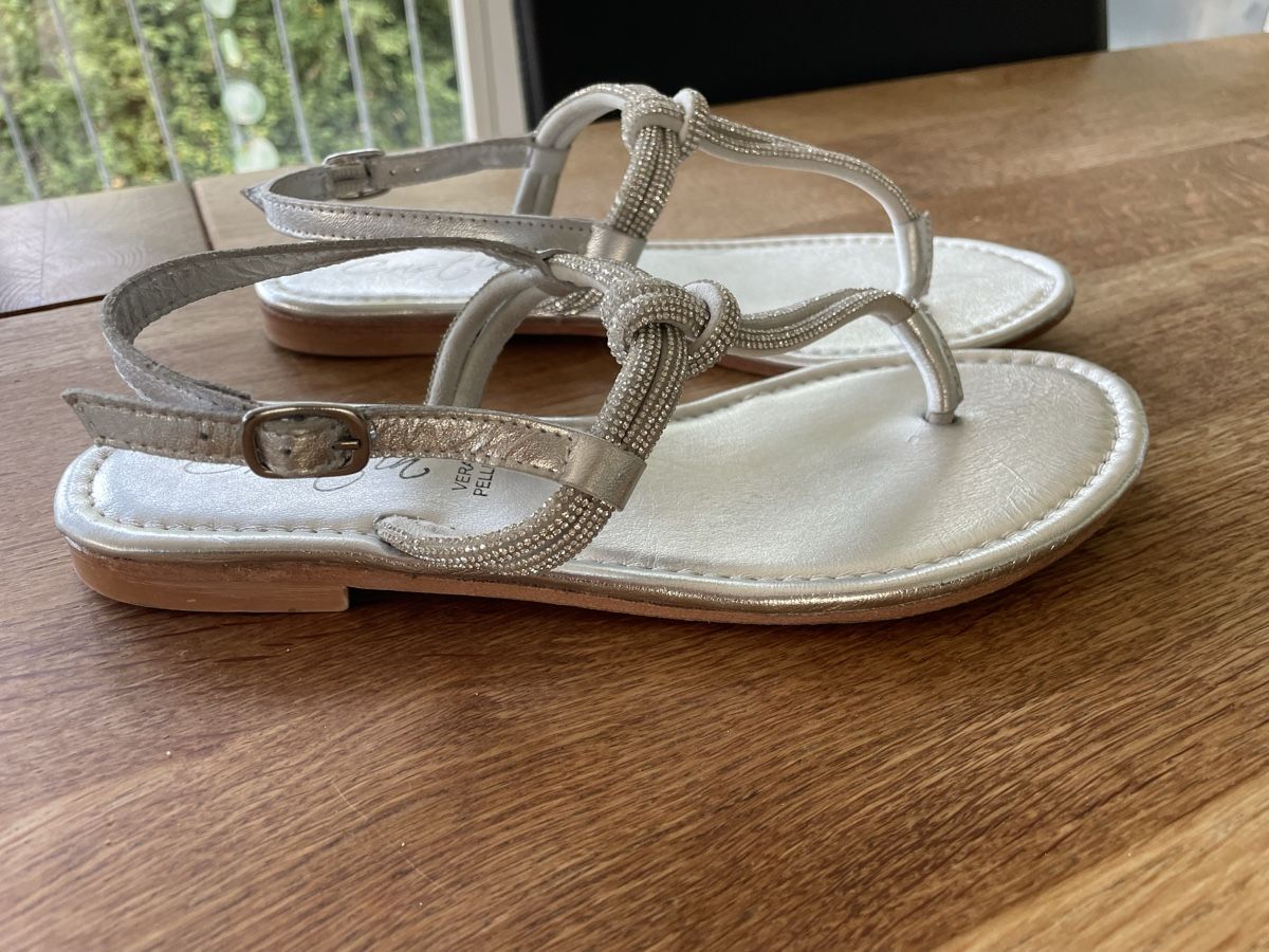 Damenschuhe: Cristin Sandalen silber – Gebraucht aus Ittigen von schneckenpfupf
