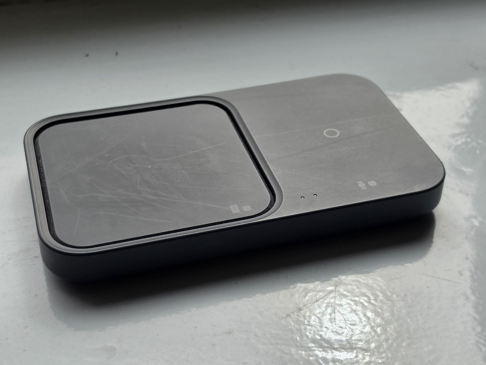 Samsung Caricabatterie: Samsung Wireless Charger Duo Pad - Charge Two Devices! – Usato da Lausanne venduto da Richy36