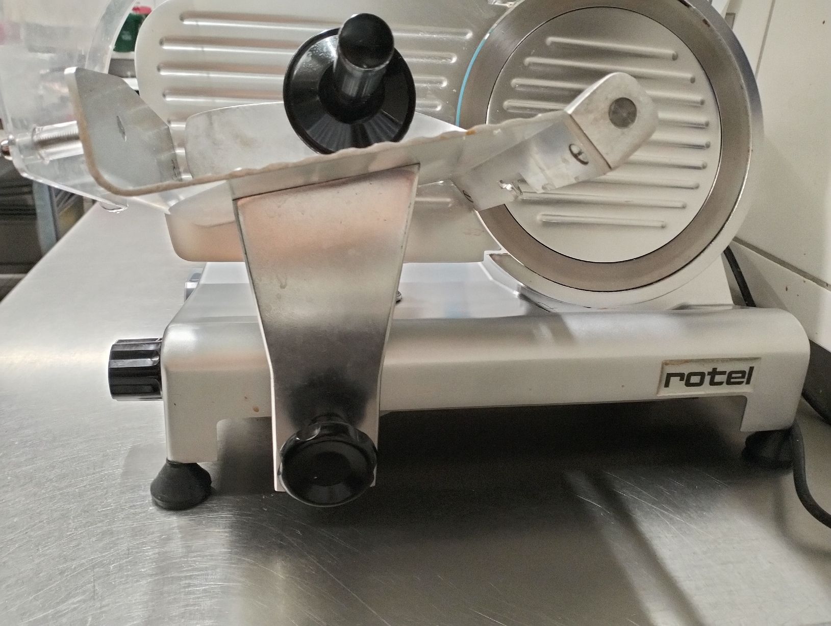 Rotel Appareils de cuisine: Aufschnittmaschine – D'occasion à Gommiswald par ram_xqt8 1