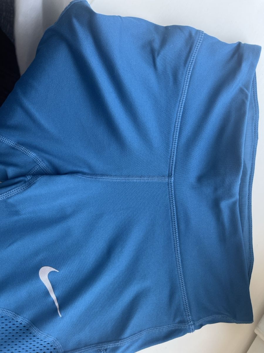 Nike Collant & Leggings: Nike sports leggings – Usato da Rüschlikon venduto da ant_5v7g 4