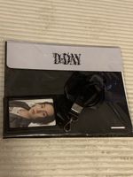 SUGA / Agust D – D-DAY Photo Card Holder inkl. Photo Card💜