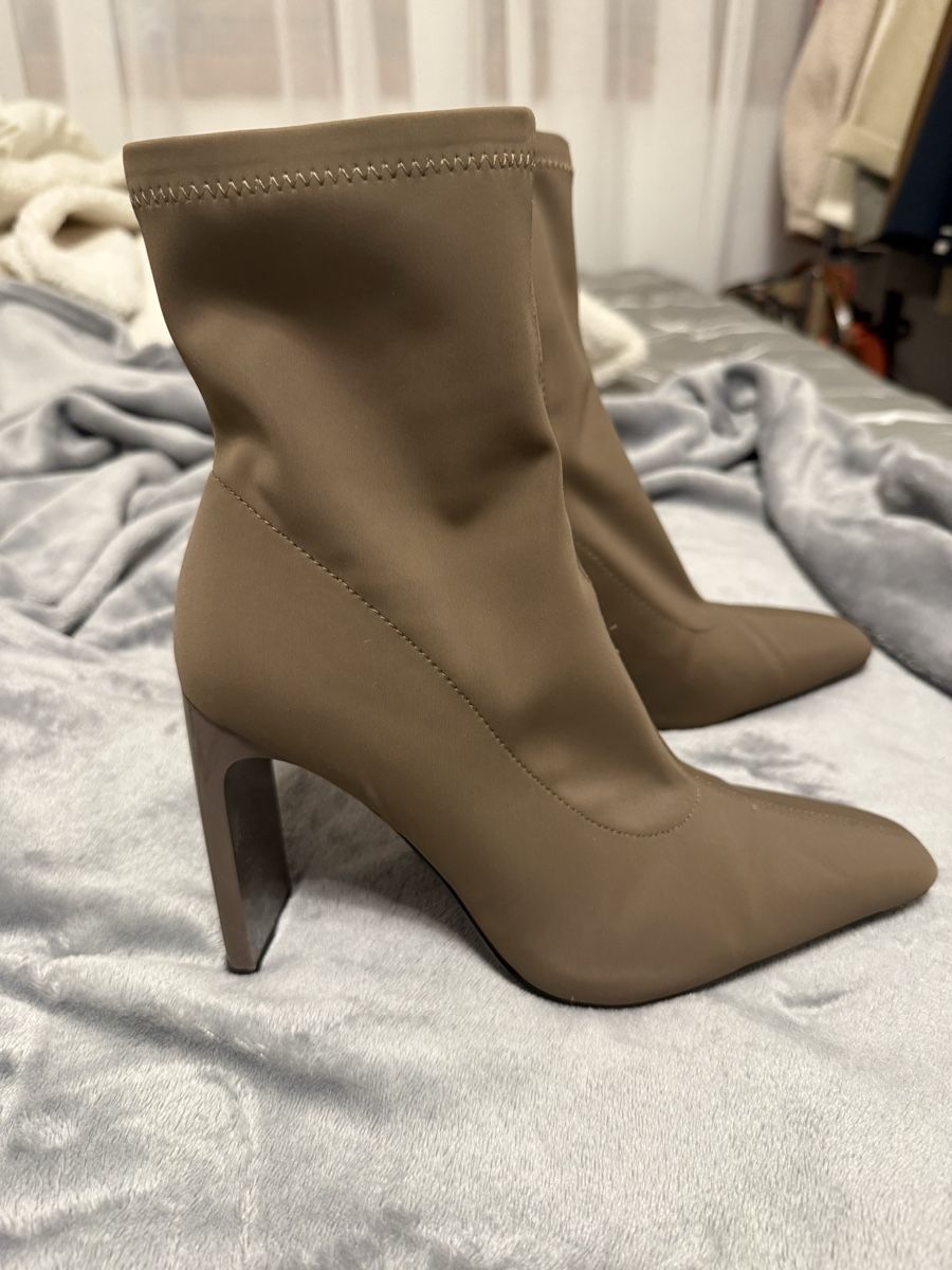 Zara Scarpe da donna: Zara Stiefelette – Nuovo (secondo la descrizione) da St. Moritz venduto da ari_9fcv 2