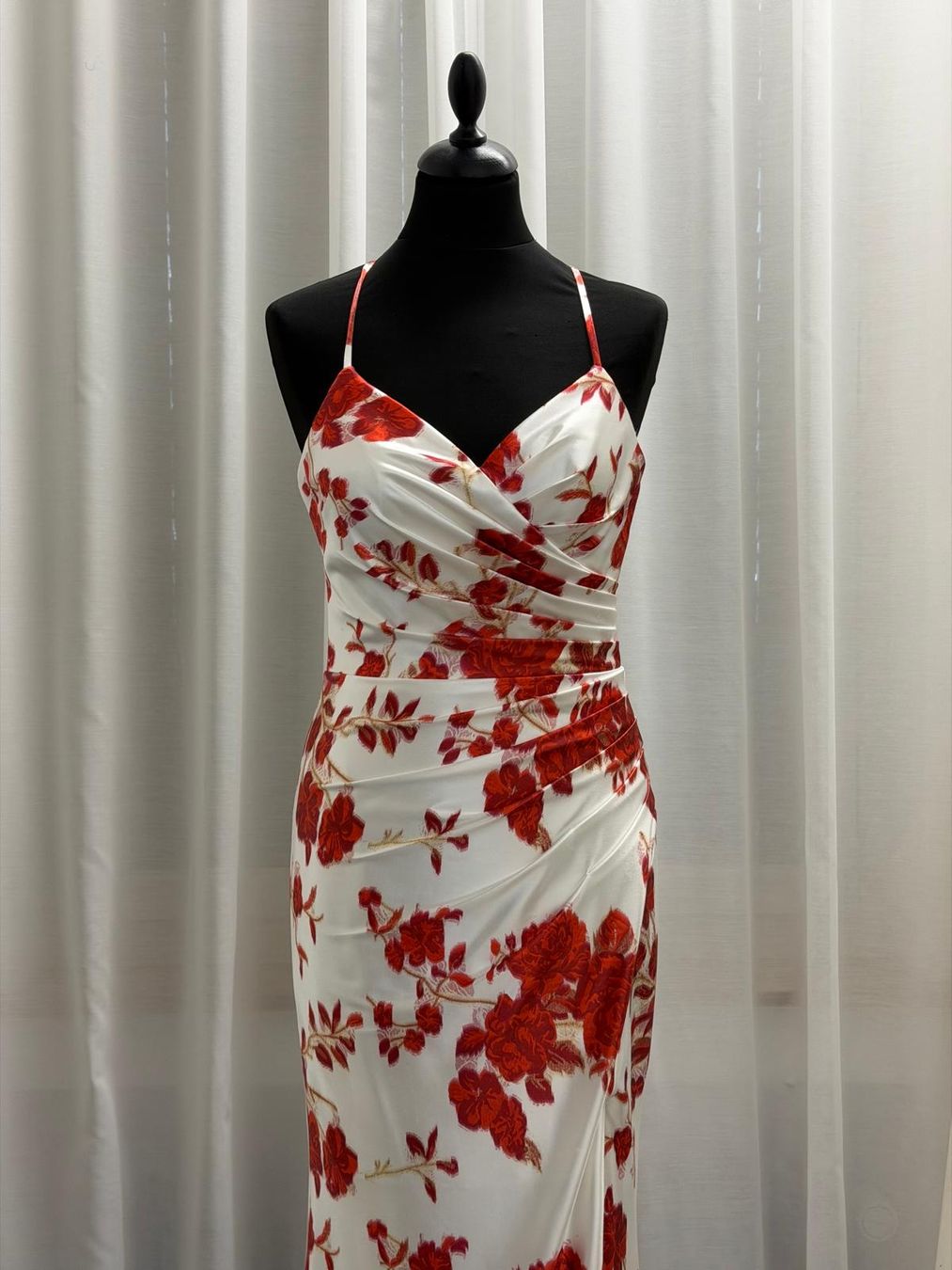 Kleider: Abendkleid Blumenmuster Rot Weiss Grösse 36 – Neu (gemäss Beschreibung) aus Uster von VMT. 3