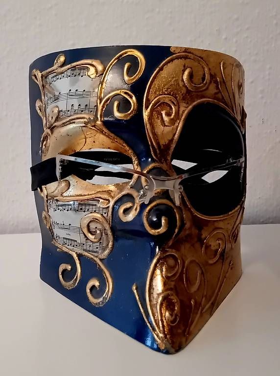 Masken: Venezolanische Maske mit Brille – Gebraucht aus Wallisellen von MarlonH 3