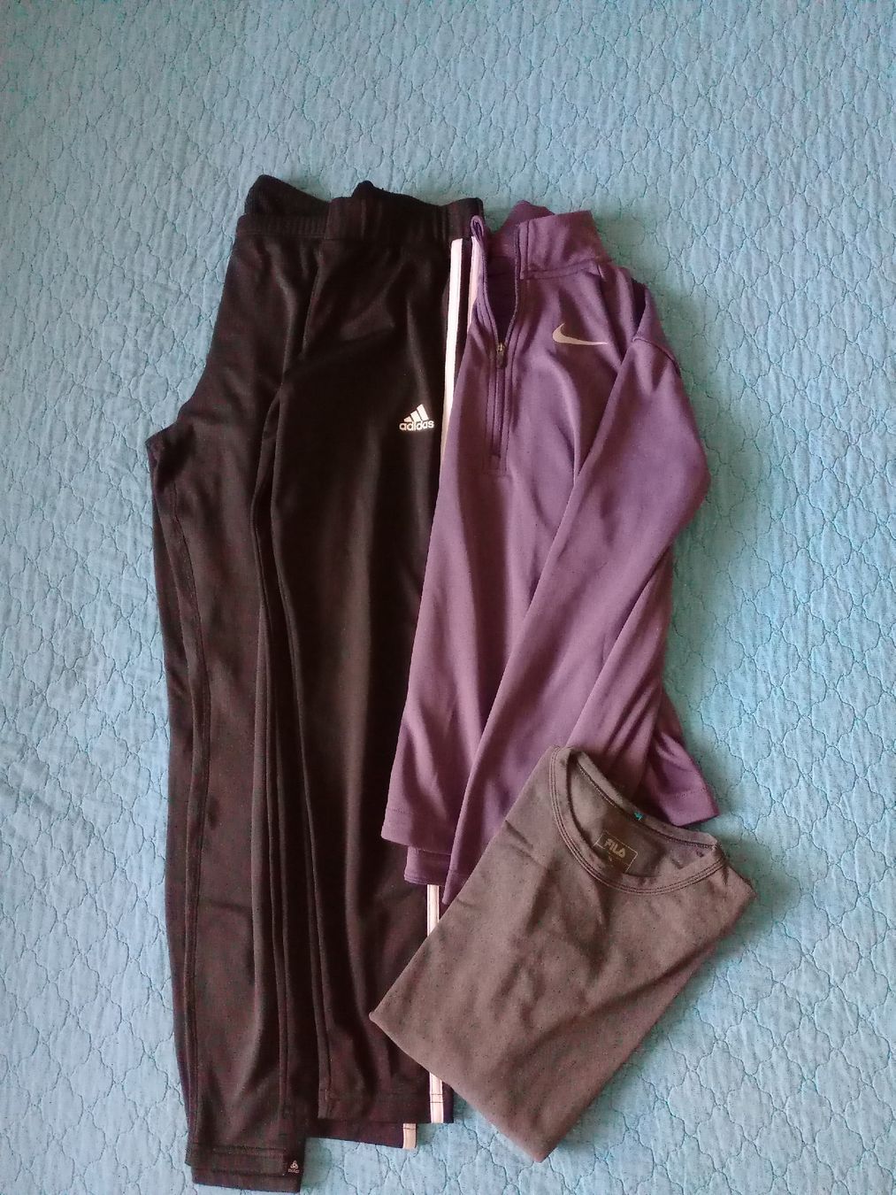 Nike Kleiderpakete: Sport Set gr. 152 – Gebraucht aus Castel San Pietro von misha05