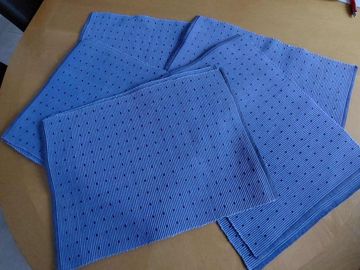 Set de table et chaises: Blaue Tischsets – D'occasion à Bad Zurzach par Waage15 2